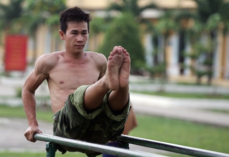 Tự rèn luyện để nâng cao sức khỏe.