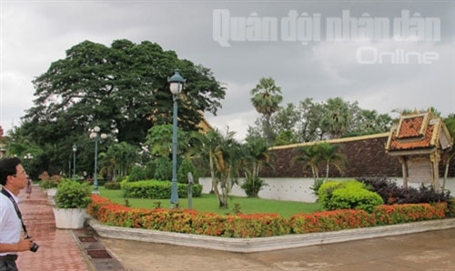 ...để chiêm ngưỡng vẻ đẹp thân thiện của kiến trúc Phật giáo.