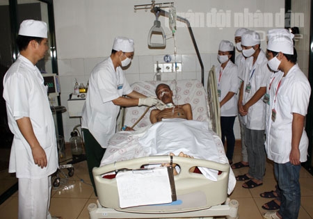 Bệnh viện còn là nơi huấn luyện thực hành cho học viên chuyên ngành y.