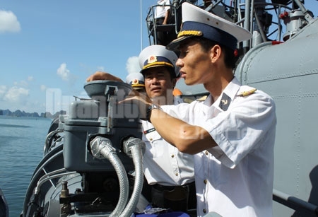 Sâu sát kiểm tra công tác huấn luyện, SSCĐ và bảo đảm kỹ thuật, là việc làm thường xuyên của lãnh đạo, chỉ huy các cấp ở Vùng 1 Hải quân, nhằm hướng tới mục tiêu cao nhất: người và vũ khí trang bị kỹ thuật luôn sẵn sàng hoàn thành xuất sắc mọi nhiệm vụ được giao.