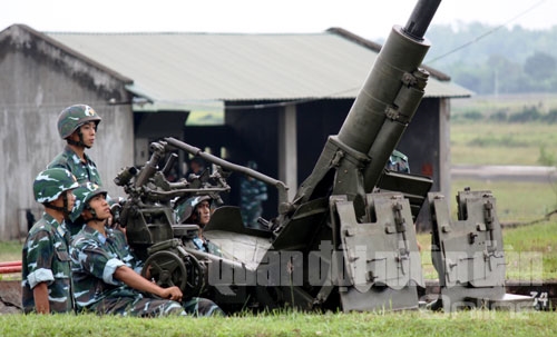 Nhịp nhàng phối hợp tiêu diệt mục tiêu.