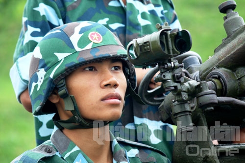 Liên tục bắt, bám sát mục tiêu.