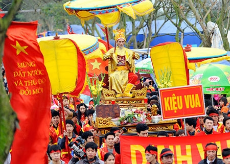 Theo các cụ cao niên trong làng, những người được phong “Vua” phải đáp ứng nhiều yêu cầu khắt khe về đức độ, sức khỏe, tuổi tác (trên 70 tuổi).