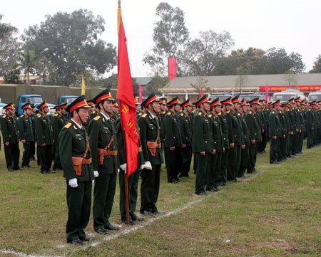 Cán bộ, chiến sĩ Cục Vận tải (TCHC) nghe quán triệt chỉ lệnh huấn luyện năm 2013.