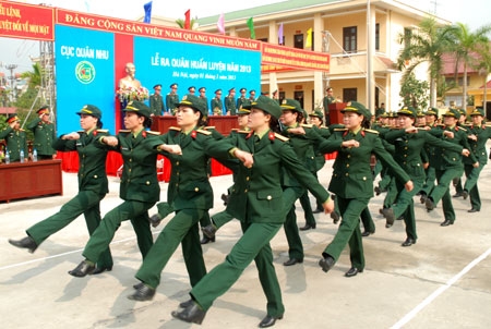 Khối quân nhân nữ của Cục Quân nhu (Tổng cục Hậu cần) trong ngày ra quân huấn luyện năm 2013.