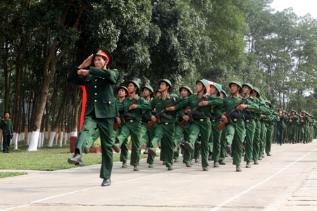 Trước khi bước vào mùa huấn luyện năm 2013, 100% cán bộ của Trung đoàn 165 được tập huấn kỹ nội dung, phương pháp huấn luyện, phương pháp quản lý bộ đội...