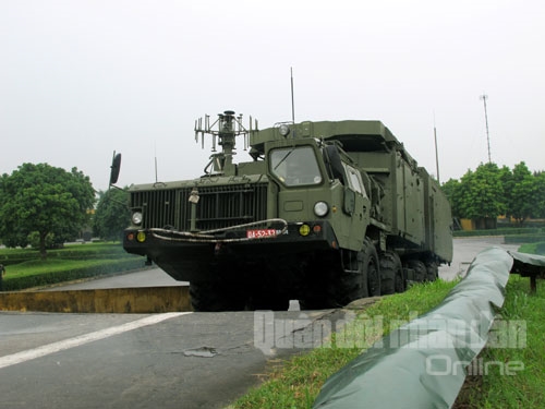 ...nhanh chóng chiếm lĩnh trận địa.