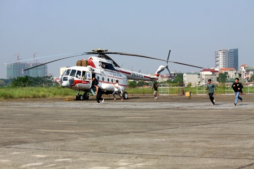 ...Chúng chiếm giữ máy bay...