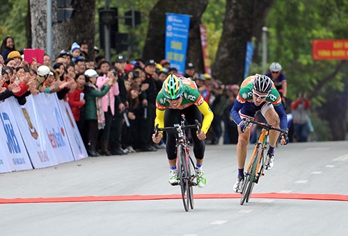 Tăng tốc hướng về đích.