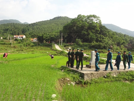 Tuần tra bảo vệ cột mốc biên giới vùng Đông Bắc