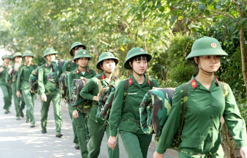 Hành quân dã ngoại góp phần nâng cao thể lực cho học viên.