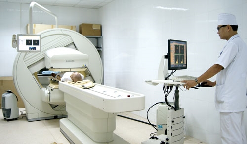 Nhiều trang thiết bị, máy móc hiện đại được đầu tư đưa vào học tập và phục vụ điều trị đã góp phần nâng cao chất lượng khám, chữa bệnh, chăm sóc sức khỏe cho quân nhân và người dân.