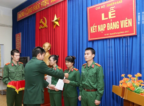 Nhiều bác sĩ giỏi trong quân đội từng học tập, rèn luyện từ cái nôi Học viện, vinh dự được kết nạp vào Đảng Cộng sản Việt Nam ngay từ khi còn ngồi trên giảng đường.