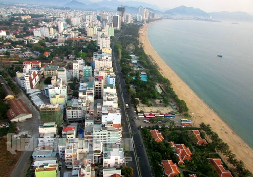 Nha Trang thơ mộng dưới cánh bay.