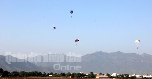 Trở về mặt đất.