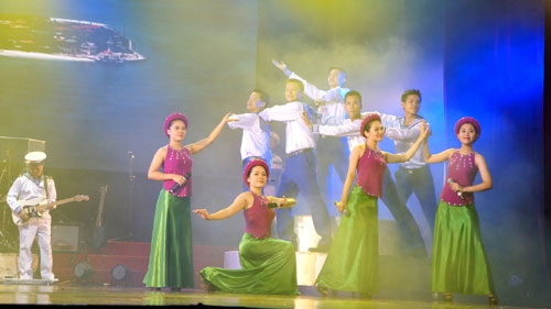 Một tiết mục nghệ thuật của các chiến sĩ Hải quân nhân dân Việt Nam.