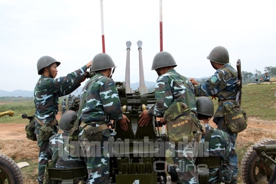 Khẩu đội pháo phòng không trong trạng thái sẵn sàng