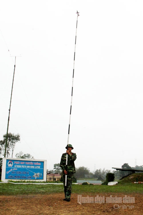 Sào gắn mục tiêu là một trong những mô hình học cụ được sử dụng hiệu quả trong huấn luyện pháo phòng không.