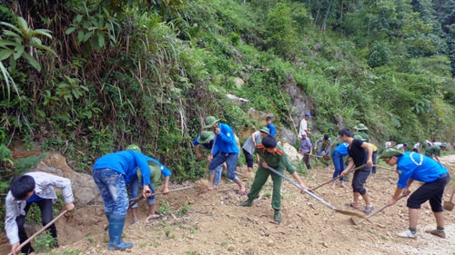 Gắng sức để đồng bào sớm có con đường mới.