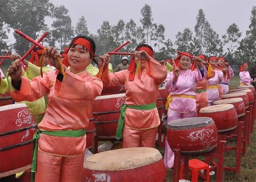 Đội trống làng Đọi Tam trình diễn tại Lễ hội giao nhận quân đợt 1 năm 2014, tiếp thêm nghị lực và truyền thống cách mạng cho các thanh niên lên đường nhập ngũ.