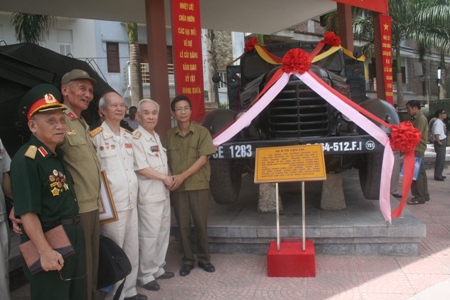 Viết tiếp bài báo “Người lái xe vận tải đầu tiên vào dinh Độc Lập: Điều mong muốn sau 35 năm”