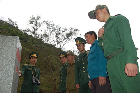 Giới thiệu mốc giới, đường biên tiếp giáp với nước bạn Lào