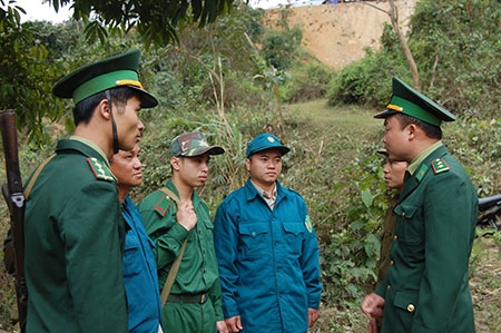Trung úy Ngô Tiến Dũng, Trạm trưởng Trạm Biên phòng Kéo Hượn(Pù Nhi),rút kinh nghiệm công tác tuần tra.