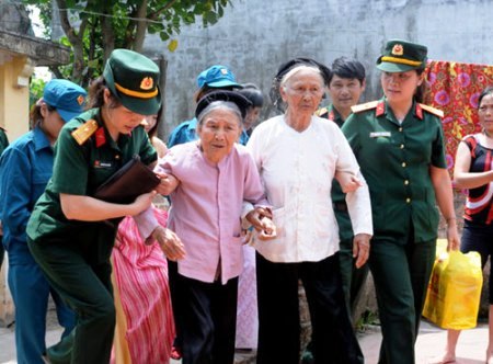 HUY ĐỘNG NHIỀU NGUỒN LỰC ĐỂ ĐỀN ƠN ĐÁP NGHĨA