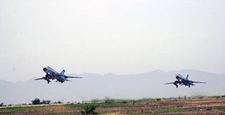 Cất cánh bảo vệ bầu trời.