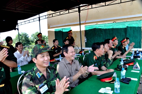 Niềm vui hạ được mục tiêu từ sở chỉ huy.