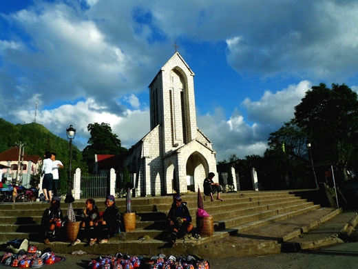 Nhà thờ Sapa, nơi vẫn thường xuyên diễn ra các buổi lễ của tín đồ Thiên chúa giáo