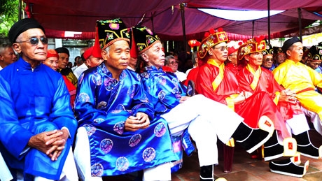 Đông đảo người dân về dự lễ kỷ niệm 1000 năm vua Lý Công Uẩn lên ngôi.