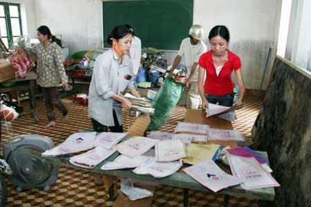 Tại tầng 2 trường THCS Phương Mỹ, nước lũ cũng ngập trên 1m.
