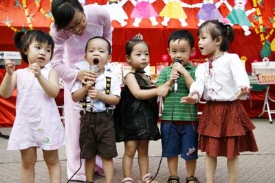 Những ca sĩ tí hon không hề “sợ” khi đứng trước đám đông