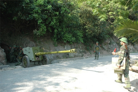 Đưa pháo vào trận địa.