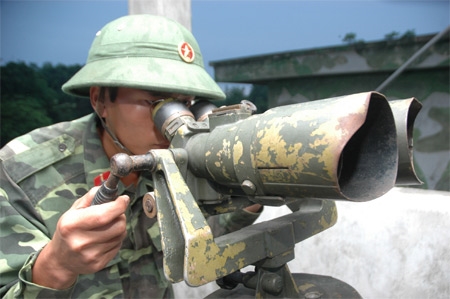 Tại đài quan sát các mục tiêu trên không luôn được duy trì 24/24h.