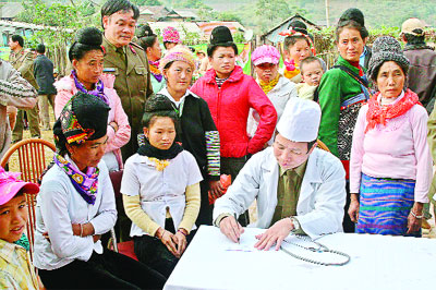 Từ “bàn tay vàng” đến “trái tim vàng”