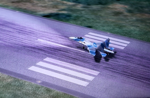 Thực hiện hạ cánh trong buồng tập lái ở điều kiện bay ban đêm.