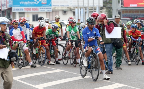 Các vận động viên chuẩn bị xuất phát từ thành phố Đông Hà.