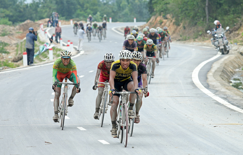 Đường về Vũng Chùa- Đảo Yến