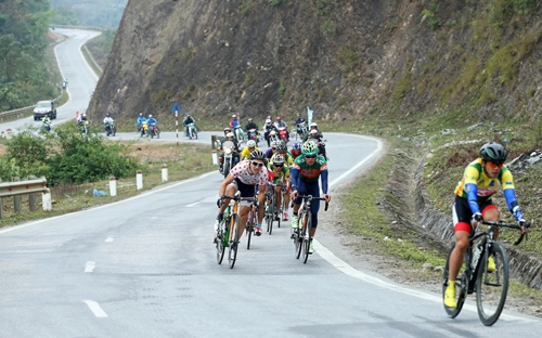 Chinh phục đèo Tài Hồ Sìn.