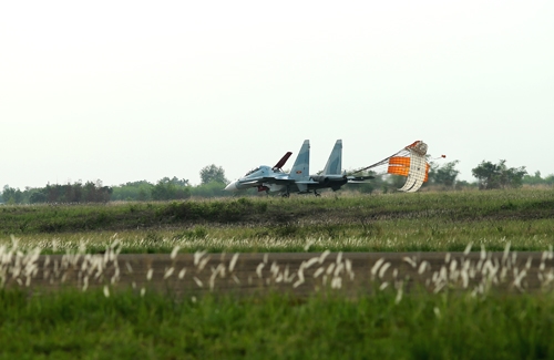 Hoàn thành chuyến bay trở về an toàn.