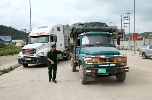 Hàng hóa vận chuyển qua Cửa khẩu Quốc tế Chi Ma (Lạng Sơn).