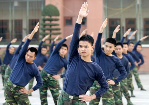 Bên cạnh việc học tập, huấn luyện về chuyên môn, nghiệp vụ, học viện luôn coi trọng việc huấn luyện, rèn luyện nâng cao thể lực cho học viên.