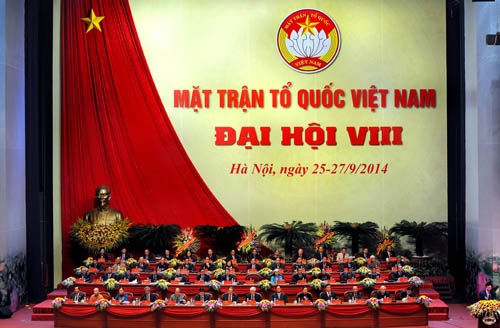 Đoàn chủ tịch đại hội.