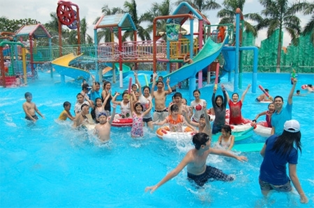 DỊCH VỤ HÈ CHO TRẺ: ĐỪNG CHỤP GIẬT, ĂN ĐONG