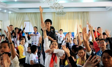 BIẾT LẮNG NGHE CÁC EM