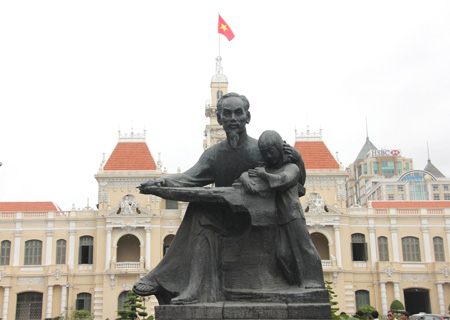 TƯỢNG ĐÀI CỦA NIỀM TIN