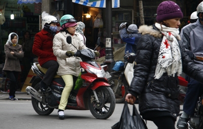 Dù nai nịt quần áo kỹ càng nhưng mọi người vẫn tỏ ra rất lạnh