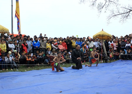 Đô vật ra mắt khán giả